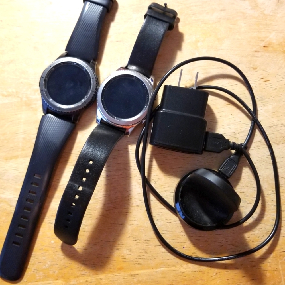 2 samsung watches that work perfectly!